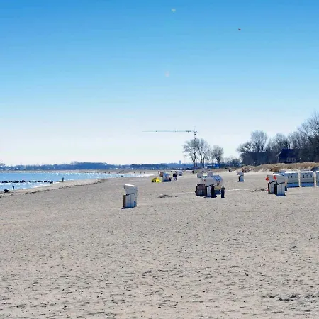 Tranquil Holiday Home Near Sea