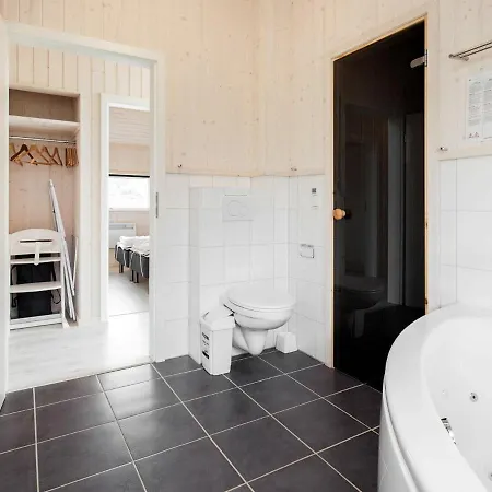 Tranquil Holiday Home Near Sea *