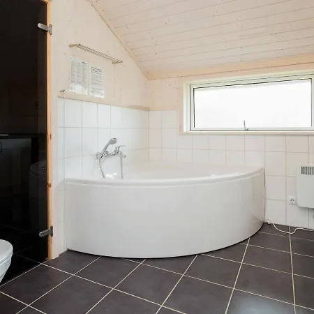 Tranquil Holiday Home Near Sea