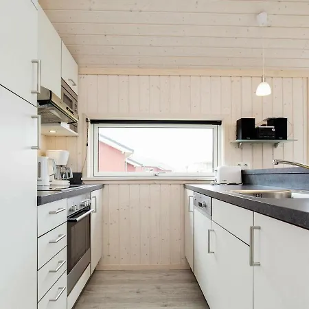 Tranquil Holiday Home Near Sea